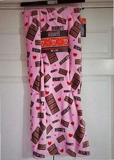 Hershey's Chocolate Valentine's Day Oversized Throw Blanket 60" x 70” 💗🍫NEW