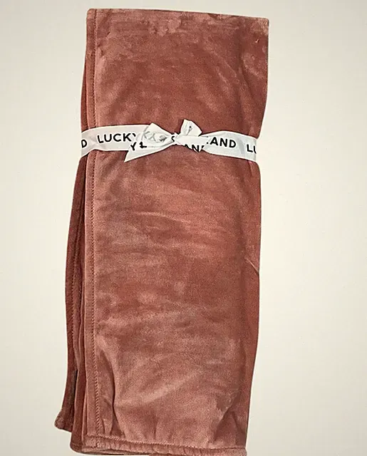 NEW Lucky Brand Soft Plush Throw Blanket Romantic Pink Blush Rose 50" x 70"