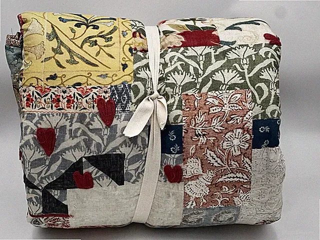 Pottery Barn Elise Love Quilt - Full/Queen Read