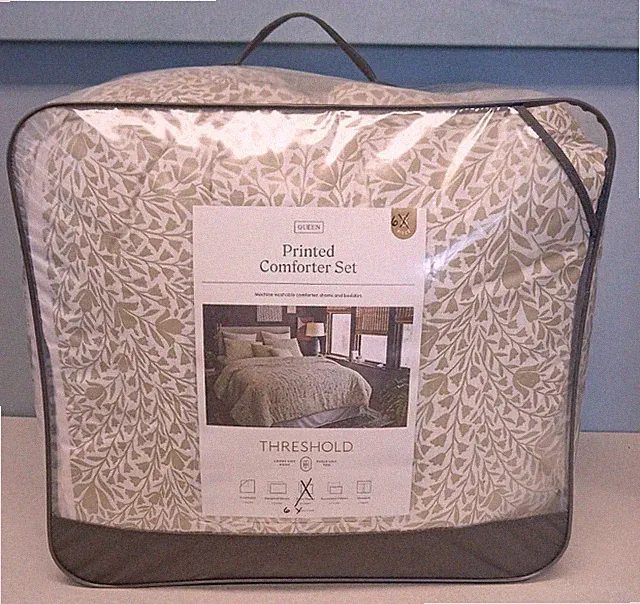 Threshold Queen Reversible Comforter Set Sage Cream Floral Sham Bedskirt Pillows