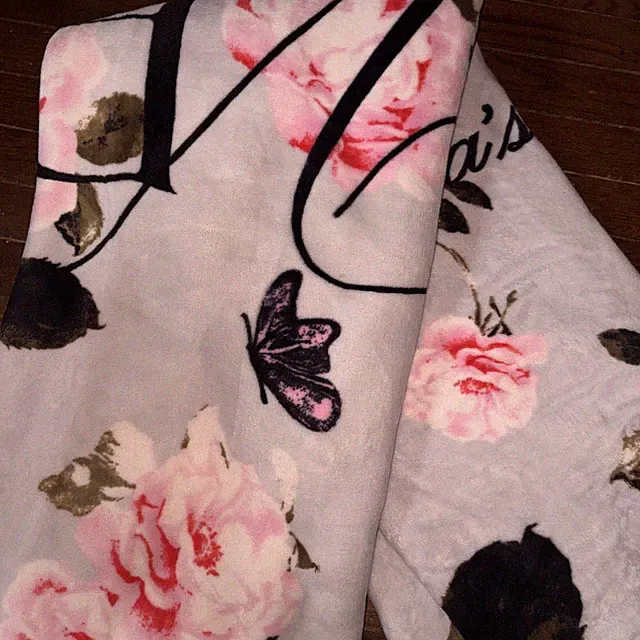Victoria’s Secret 2020 Soft Cozy Plush Sherpa Throw Blanket Pink Floral Love NEW
